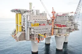 在海底是如何钻井的，3D动画展示近海深水钻井过程，长见识了视频封面