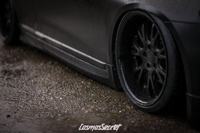 深邃的黑色隐藏着无限魅力，大众尚酷打造成超帅黑武士！