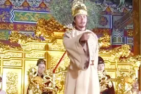 朱元璋许他高官厚禄，他却坚持不要，最终躲过一劫视频封面