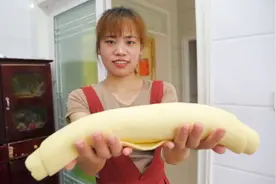 教你和面不用水，一袋纯牛奶就好，做出香甜可口的花卷，简单美味视频封面