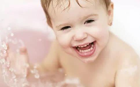 宝宝脸上的毛周角化会自然消除吗