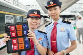 火车卧铺要换票很麻烦？听听乘务员怎么说，以后再遇到积极一点儿视频封面