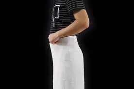 教你一个裹浴巾小妙招，这样裹不易散，浴巾店老板娘刚教的视频封面