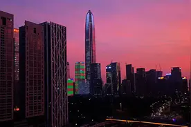 霸屏朋友圈！粉红色晚霞染尽深圳天幕 为忙碌都市制造浪漫