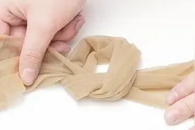 丝袜没穿几天就破了？教你简单处理一下，轻松解决丝袜抽丝更耐穿视频封面