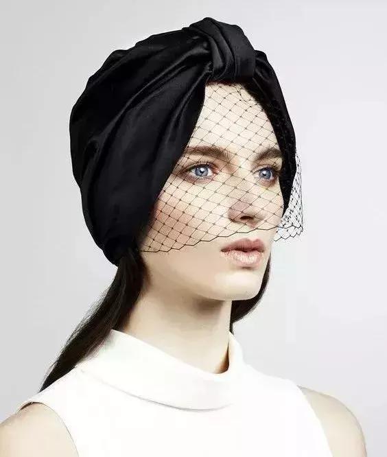 bershka官网 bershka官网插图(23) 脸大不要怕|盘点最全的“瘦脸减龄”发带,内涵实用教学!