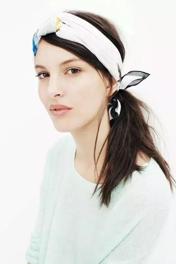 bershka官网 bershka官网插图(41) 脸大不要怕|盘点最全的“瘦脸减龄”发带,内涵实用教学!