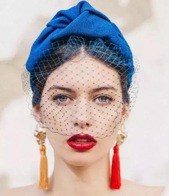 bershka官网 bershka官网插图(24) 脸大不要怕|盘点最全的“瘦脸减龄”发带,内涵实用教学!