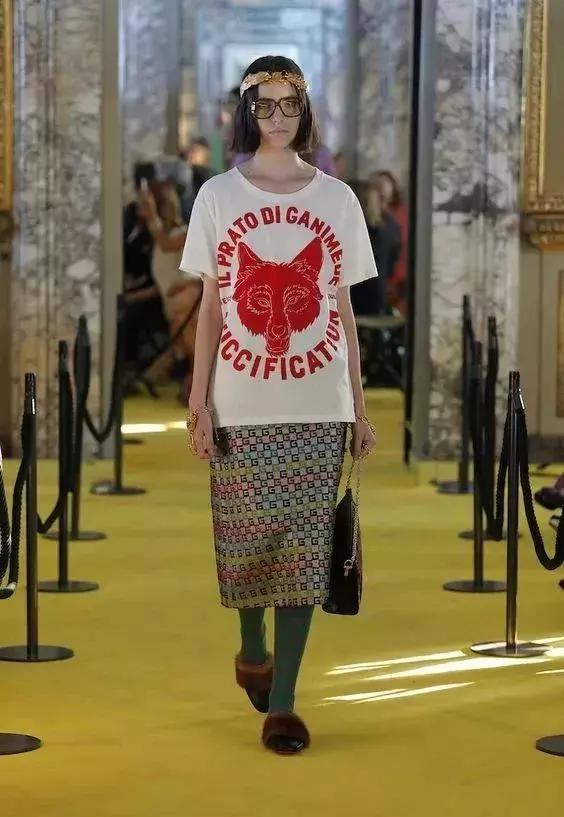 bershka官网 bershka官网插图(10) 脸大不要怕|盘点最全的“瘦脸减龄”发带,内涵实用教学!