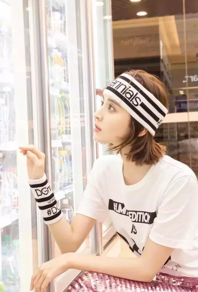 bershka官网 bershka官网插图(36) 脸大不要怕|盘点最全的“瘦脸减龄”发带,内涵实用教学!