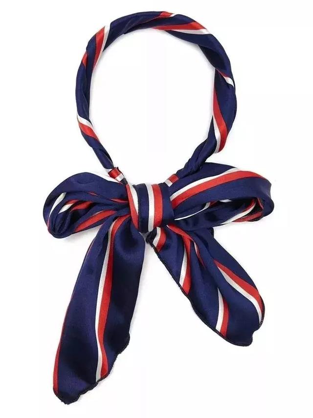 bershka官网 bershka官网插图(60) 脸大不要怕|盘点最全的“瘦脸减龄”发带,内涵实用教学!