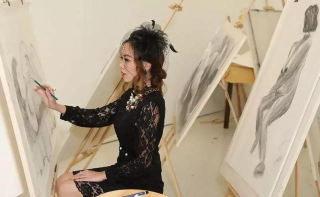 bershka官网 bershka官网插图(25) 脸大不要怕|盘点最全的“瘦脸减龄”发带,内涵实用教学!