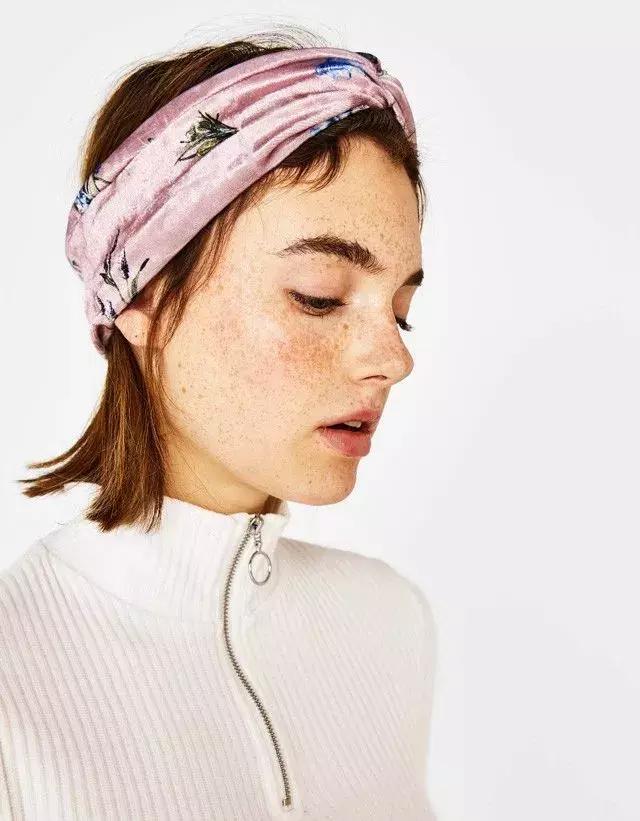 bershka官网 bershka官网插图(65) 脸大不要怕|盘点最全的“瘦脸减龄”发带,内涵实用教学!