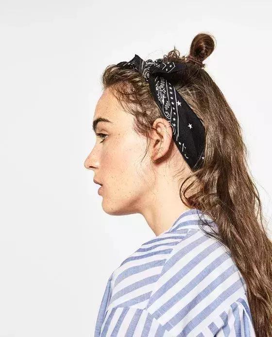 bershka官网 bershka官网插图(44) 脸大不要怕|盘点最全的“瘦脸减龄”发带,内涵实用教学!