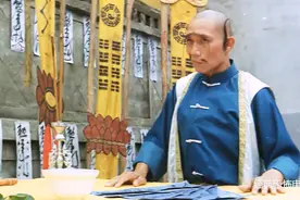 街边两个都有法术的牛人PK，玄幻程度不次于好莱坞大片视频封面