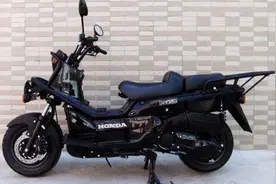 外卖神器！本田PS250大金刚，车长2米250CC，前脸还像青蛙！视频封面