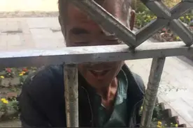 这个幼儿园门口 每天准时出现流浪汉？真相暖哭你我！图片
