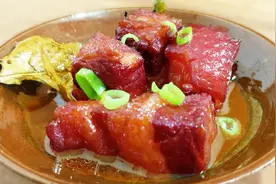 红烧肉用这个方法做一点都不油腻，色泽通红入口即化视频封面