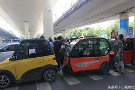 交警一天暂扣电动车61辆，竟惹大爷大怒：我不要了图片