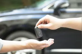 买二手车后，汽车保险是直接过户还是退掉重买？哪个更好？搞明白视频封面