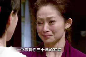 双胞胎姐妹越长大越不像，妈妈解释原因：能力有限！视频封面
