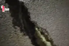 四川：成安渝高速路面沉降 裂缝宽过手掌 重庆到成都车辆须绕行视频封面