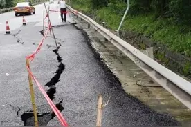 京昆高速广陕段因地质灾害全线封闭 进出川需绕行图片