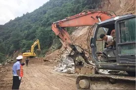 244国道宝鸡段塌方已清理完毕 交通已经恢复图片