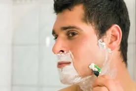 教你2种自制刮胡泡的方法，方法简单，手感奶油般细腻绵软