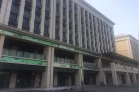 重庆一目标产值500亿北斗产业园遭烂尾 开发商成老赖项目被拍卖视频封面
