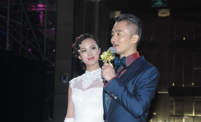 看完华少的老婆,再看程雷小18的妻子,网友:怪不得藏得那么隐秘