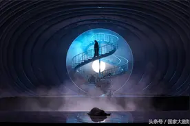 极简现代审美演绎传世经典歌剧《罗密欧与朱丽叶》图片