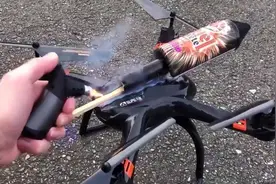 把“窜天猴”粘在无人机上一起上天，到底是谁带着谁飞？