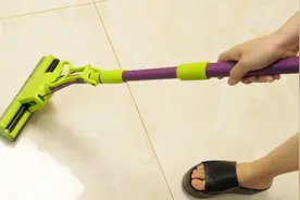 拖了20年地才知道，只要在水里滴一滴它，地板光亮如新，省时省力视频封面