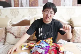 80后叔叔小时候吃过的零食，有些家里没矿都吃不起视频封面