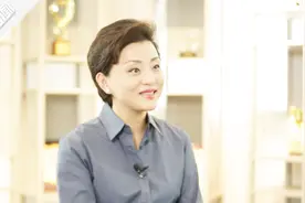 从主持人转型传媒企业家 杨澜：有权利尝试失败是种自由视频封面