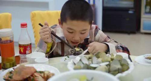 吃海胆为什么一定要放这个东西？还是广东人会吃！