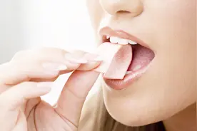 为什么口香糖不能吞下去？真的会黏在肠胃里吗？听听科学的说法吧