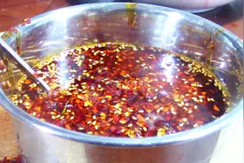 这才是辣椒油最正宗的做法，诀窍都告诉你，拌什么都好吃，特别香视频封面