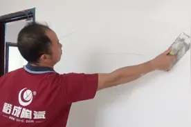 农村师傅刮腻子一天能做60平方，要10块钱一个平方，这价格合适吗视频封面