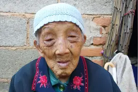 93岁农村奶奶头发一夜之间突然变黑了，据说要活到100多岁视频封面
