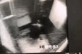 凌晨！安徽女孩独自回家遭男子尾随进了电梯，监控拍下惊魂一幕！图片