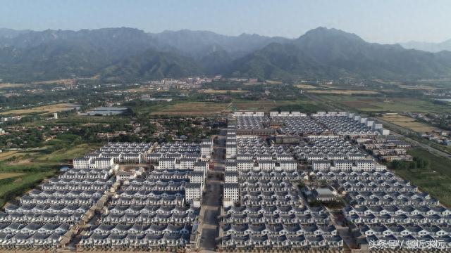 “社区变景区”村民的小别墅有车库带小院 总投资44.9亿元