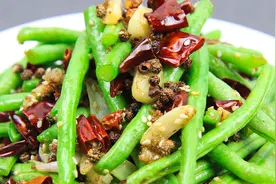 厨师长教你做干煸龙豆，一个简单窍门，龙豆不夹生，口感脆爽
