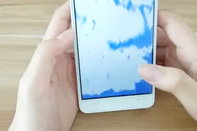 手机壁纸还能设置成流动的效果，这么有趣的操作，就来教大家