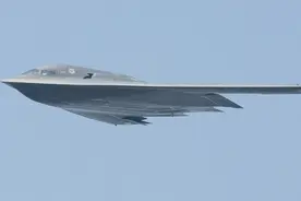 新式B2性能如何？直插云霄3000千米，这次美国又要领先40年视频封面