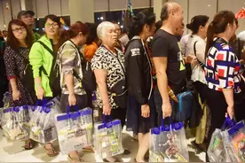 中国游客到泰国必买的3种物品，泰国人基本不买，却给国人买断货视频封面