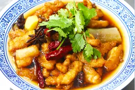 厨师长教你小酥肉家常做法，视频清晰详细，在家也能做出经典菜肴视频封面