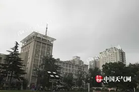 今晨海淀发布暴雨预警 双休日北京天晴闷热最高温33℃图片