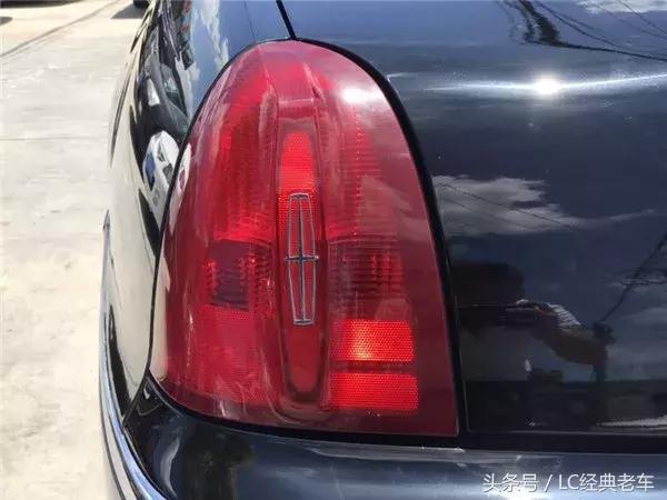 美系豪华的绝唱,第三代林肯城市Town car